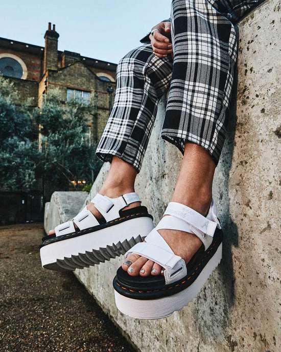 Sandalias Ligeras Dr. Martens Kimber Logo Webbing Strap Mujer Blancos MX-47560